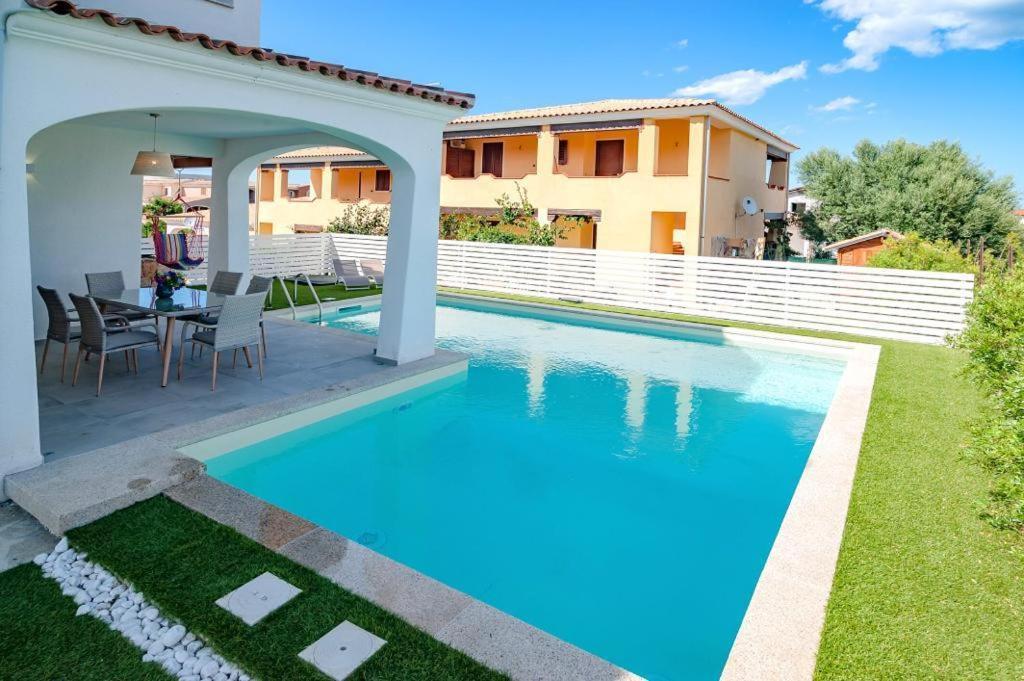 Villa Paradise Budoni Bagian luar foto